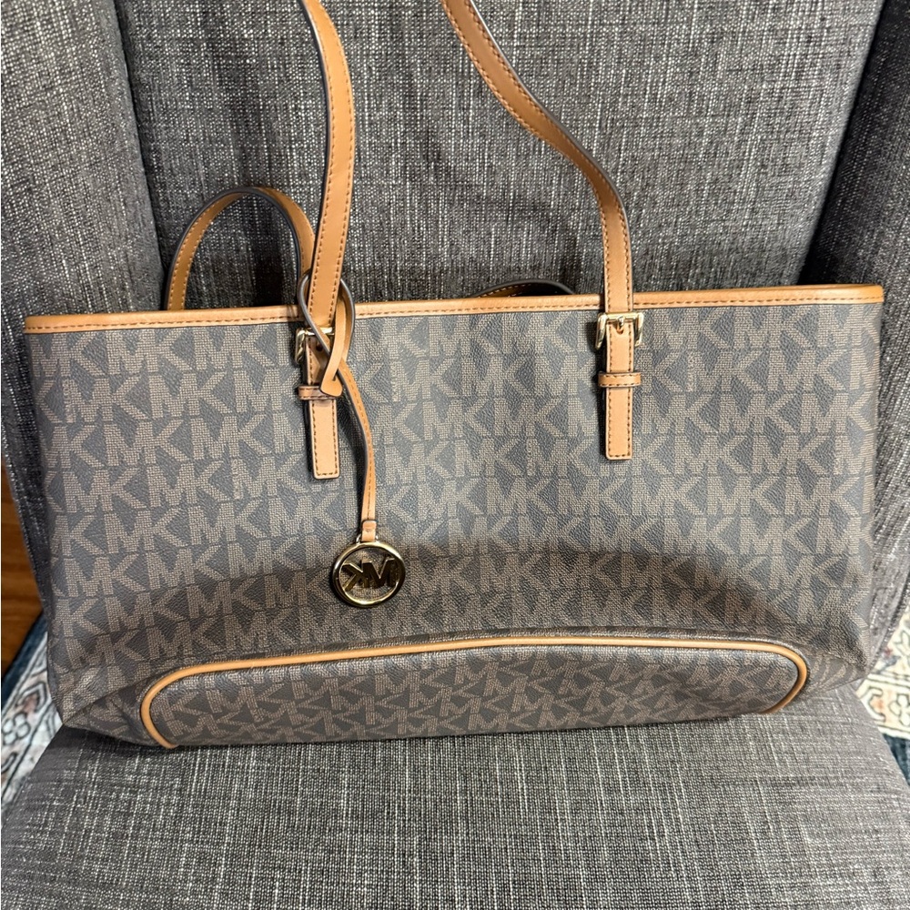 Michael Kors Signature Brown and Tan Large Tote - Picture 2 of 8